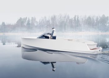 Q30 The Futuristic Electric Boat Blends Simplicity And Elegance