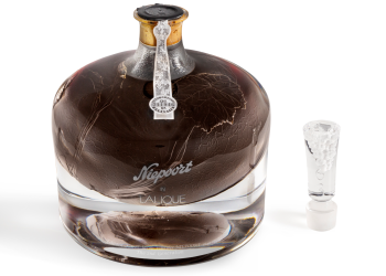 The Niepoort in Lalique Crystal Demijohn 1863 Decanter Secured a Guinness World Records Title