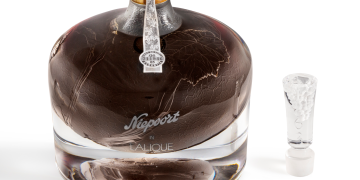 The Niepoort in Lalique Crystal Demijohn 1863 Decanter Secured a Guinness World Records Title