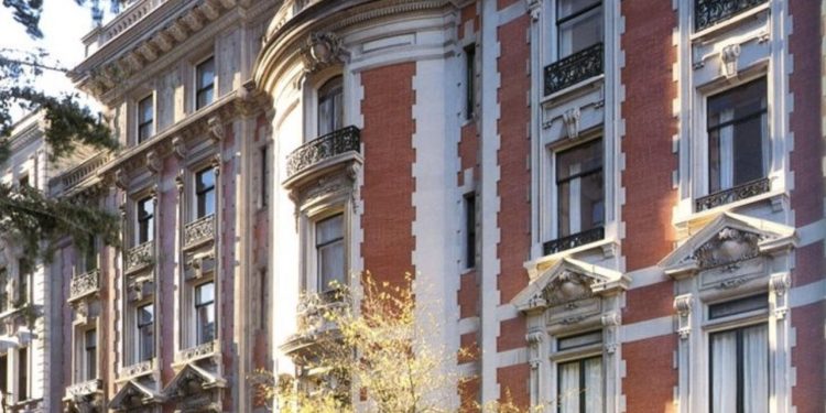 Mexican Billionaire Carlos Slim’s Glided Age Manhattan Glided Townhouse Listed at $80 Million