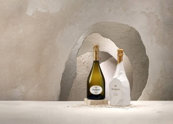 The 2010 Cuvée Dom Ruinart Blanc de Blancs has been named the best champagne in the world.