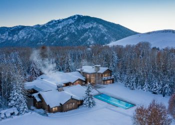 Billionaire Steve Wynn Lists Idaho Retreat for $27M