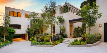 Kylie Jenner and Travis Scott Selling $20M Beverly Hills Home